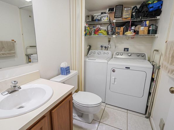 2512 Camelot Ct, Cooper City FL 33026