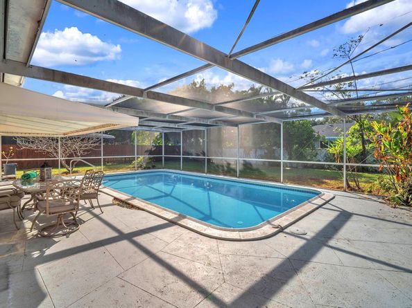 1431 NW 71st Ave, Plantation FL 33313