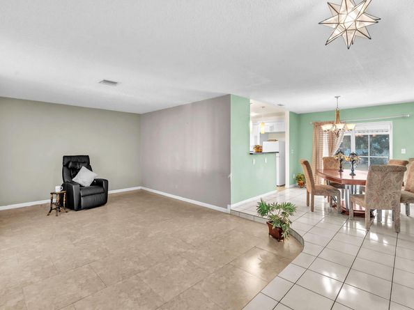 1431 NW 71st Ave, Plantation FL 33313