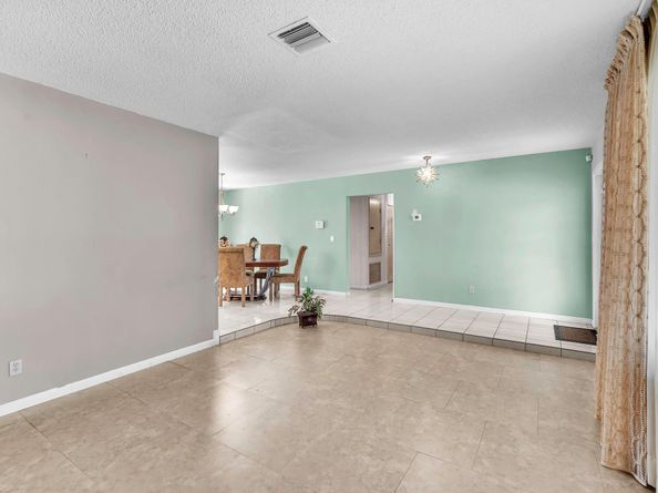 1431 NW 71st Ave, Plantation FL 33313