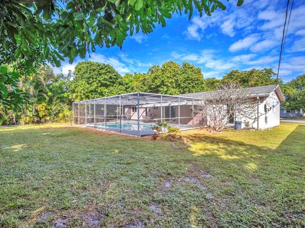 1431 NW 71st Ave, Plantation FL 33313