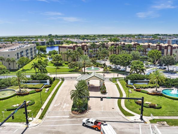 7715 Southampton Terrace 402, Tamarac FL 33321