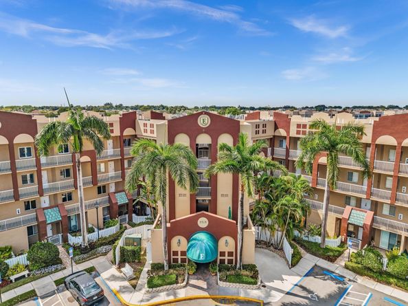 7715 Southampton Terrace 402, Tamarac FL 33321