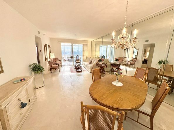 7715 Southampton Terrace 402, Tamarac FL 33321