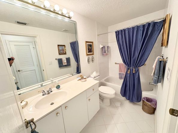 7715 Southampton Terrace 402, Tamarac FL 33321