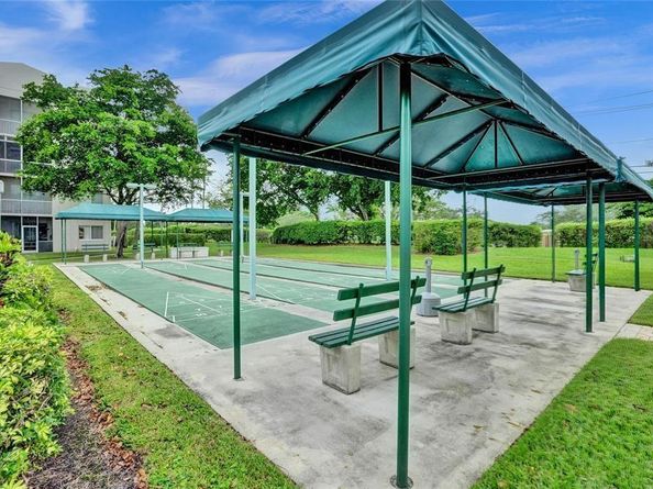 7715 Southampton Terrace 402, Tamarac FL 33321