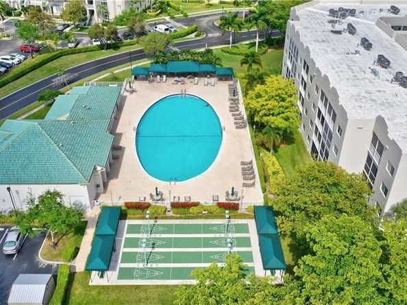 7715 Southampton Terrace 402, Tamarac FL 33321