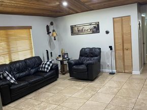 402 NW 107th Ave, Coral Springs FL 33071