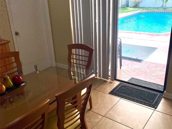 402 NW 107th Ave, Coral Springs FL 33071