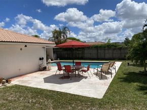 402 NW 107th Ave, Coral Springs FL 33071