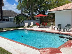 402 NW 107th Ave, Coral Springs FL 33071