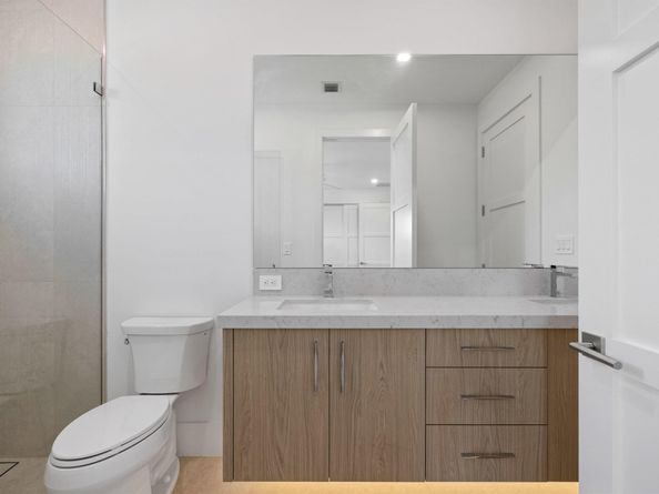 11721 Lake Shore Place, North Palm Beach FL 33408