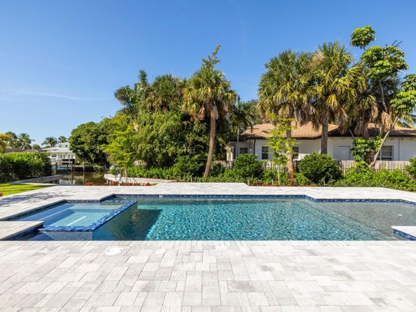 11721 Lake Shore Place, North Palm Beach FL 33408