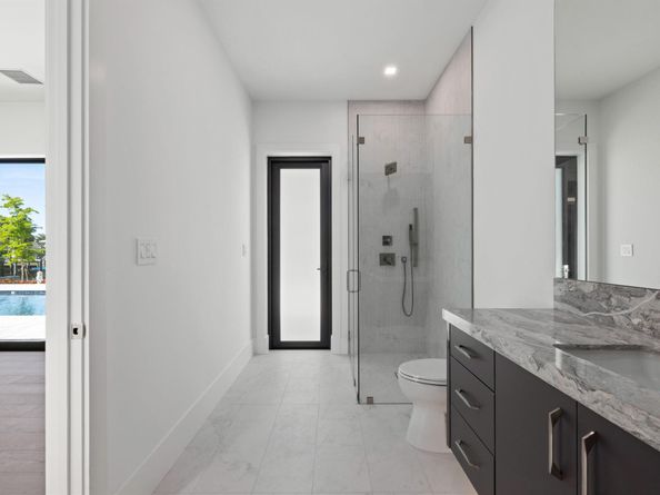 11721 Lake Shore Place, North Palm Beach FL 33408