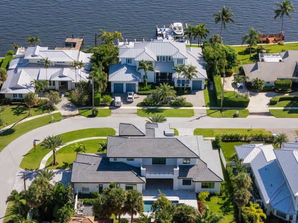 11721 Lake Shore Place, North Palm Beach FL 33408