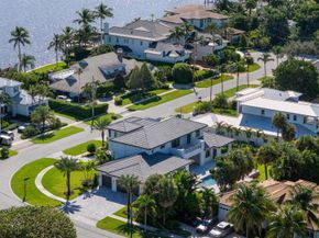 11721 Lake Shore Place, North Palm Beach FL 33408