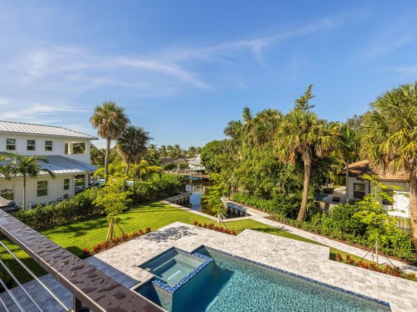 11721 Lake Shore Place, North Palm Beach FL 33408