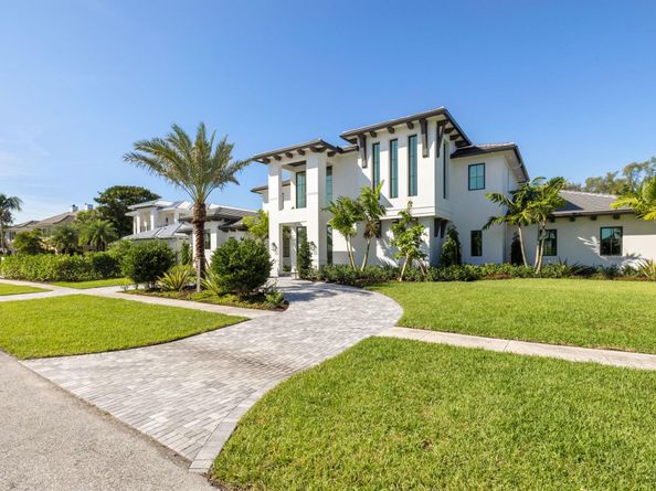 11721 Lake Shore Place, North Palm Beach FL 33408