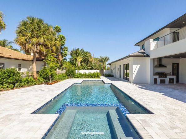 11721 Lake Shore Place, North Palm Beach FL 33408