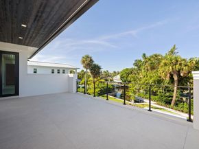 11721 Lake Shore Place, North Palm Beach FL 33408