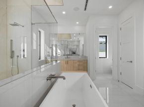 11721 Lake Shore Place, North Palm Beach FL 33408