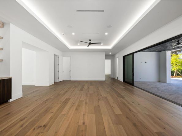 11721 Lake Shore Place, North Palm Beach FL 33408