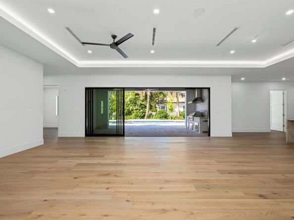 11721 Lake Shore Place, North Palm Beach FL 33408