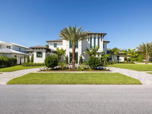 11721 Lake Shore Place, North Palm Beach FL 33408