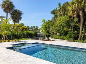 11721 Lake Shore Place, North Palm Beach FL 33408