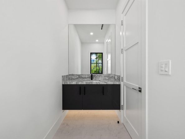 11721 Lake Shore Place, North Palm Beach FL 33408