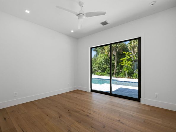 11721 Lake Shore Place, North Palm Beach FL 33408