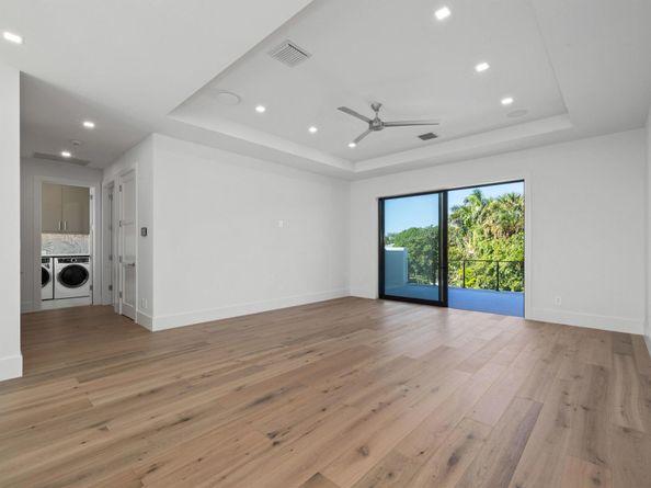 11721 Lake Shore Place, North Palm Beach FL 33408