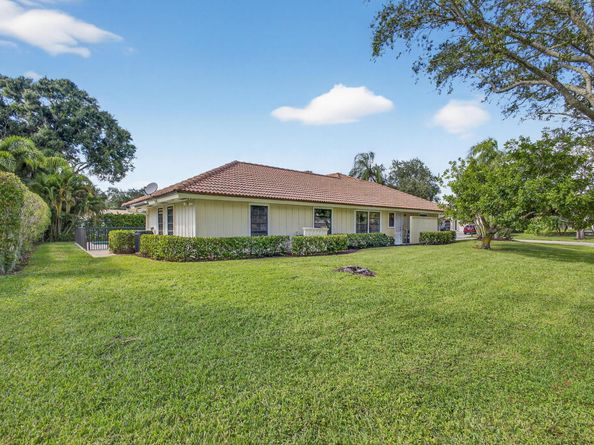 13 Saint Giles Road, Palm Beach Gardens FL 33418