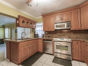 4141 NW 32nd Avenue, Lauderdale Lakes FL 33309