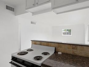 817 Lighthouse Dr B, North Palm Beach FL 33408