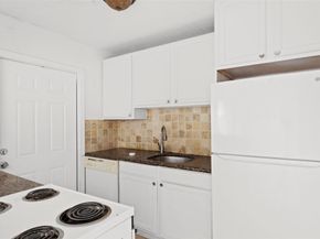 817 Lighthouse Dr B, North Palm Beach FL 33408