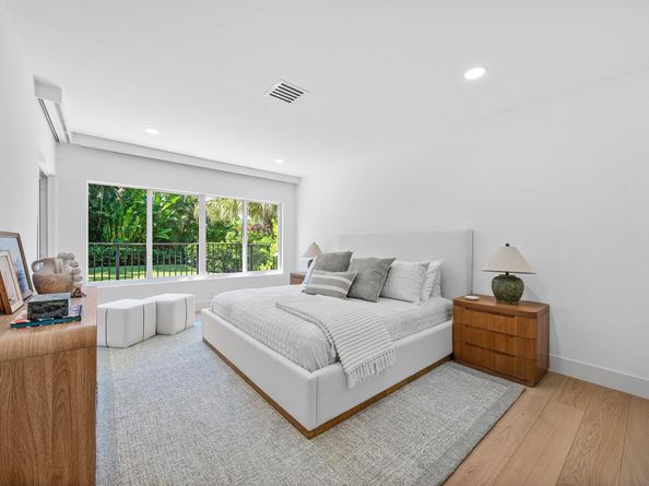 16 Little Pond Road, Manalapan FL 33462