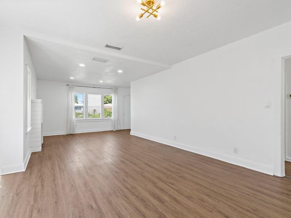 120 NW 4th Avenue, Boynton Beach FL 33435