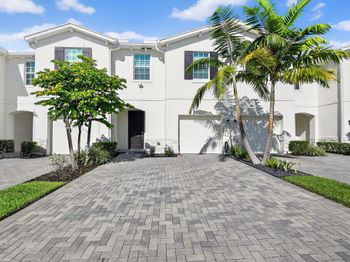 4319 Hammock Grove Drive