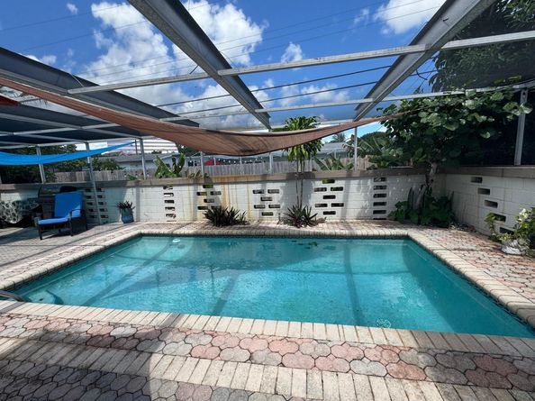 31 NE 57th Ct, Fort Lauderdale FL 33334