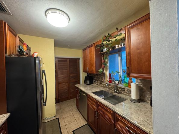 31 NE 57th Ct, Fort Lauderdale FL 33334