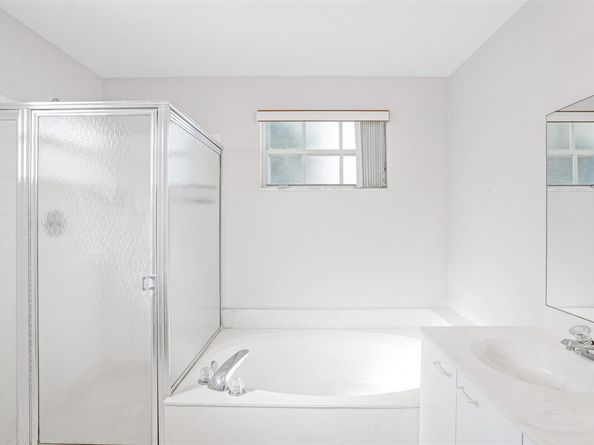 385 NW 153rd Ave, Pembroke Pines FL 33028