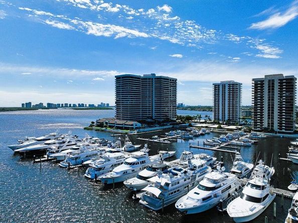 100 Lakeshore Drive 351, North Palm Beach FL 33408