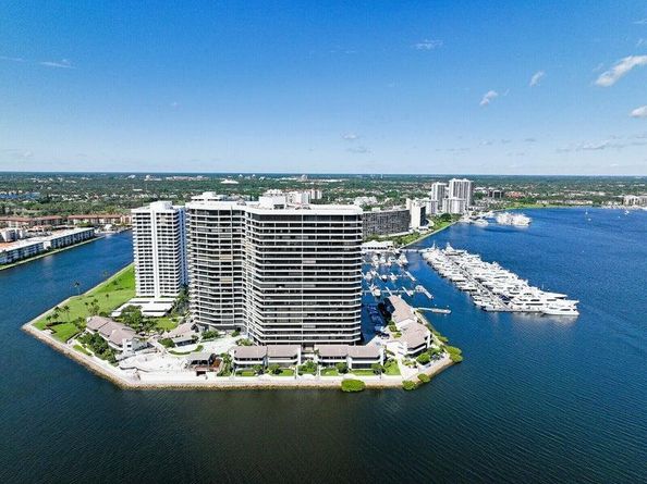 100 Lakeshore Drive 351, North Palm Beach FL 33408