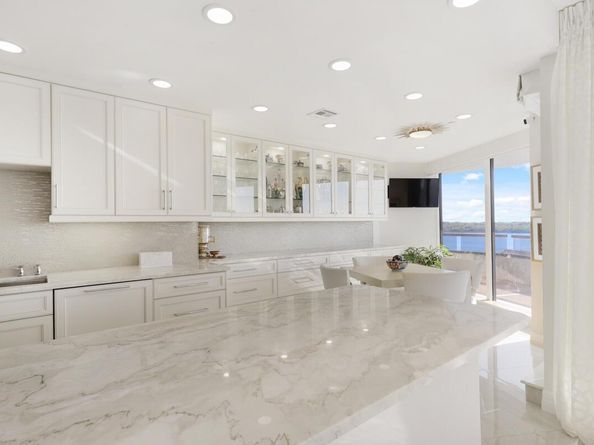 100 Lakeshore Drive 351, North Palm Beach FL 33408