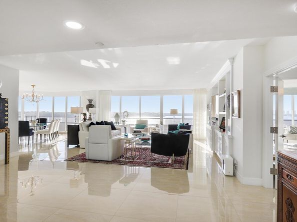 100 Lakeshore Drive 351, North Palm Beach FL 33408