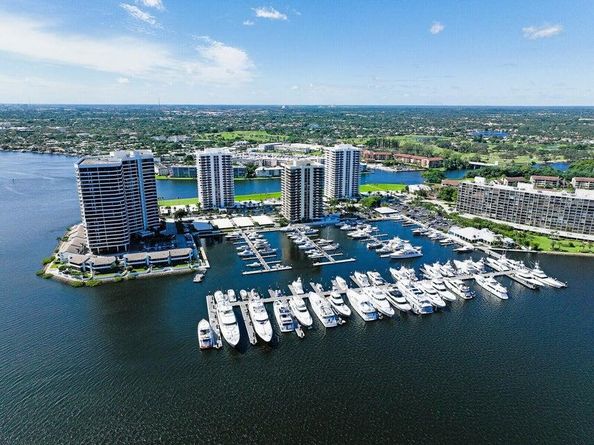 100 Lakeshore Drive 351, North Palm Beach FL 33408