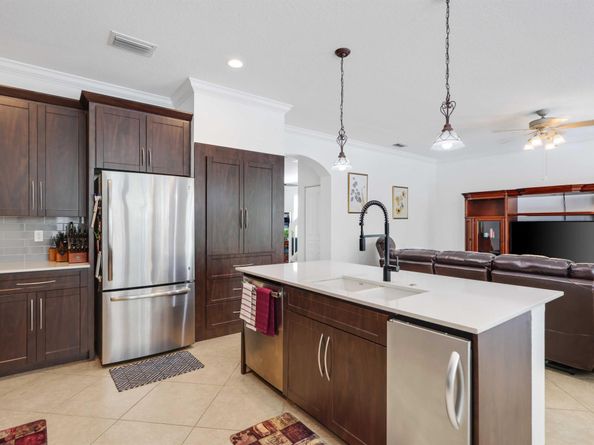 5517 Mainship Drive, Greenacres FL 33463