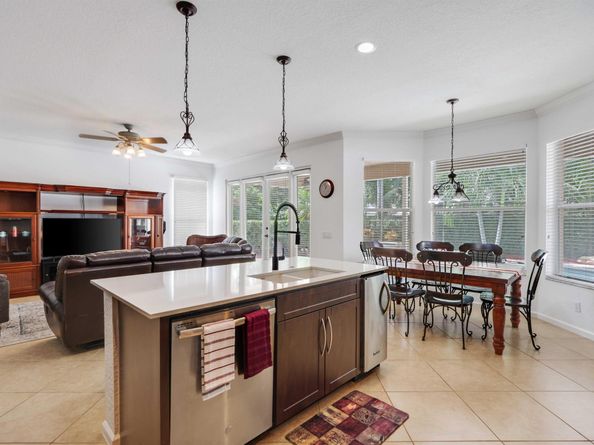 5517 Mainship Drive, Greenacres FL 33463