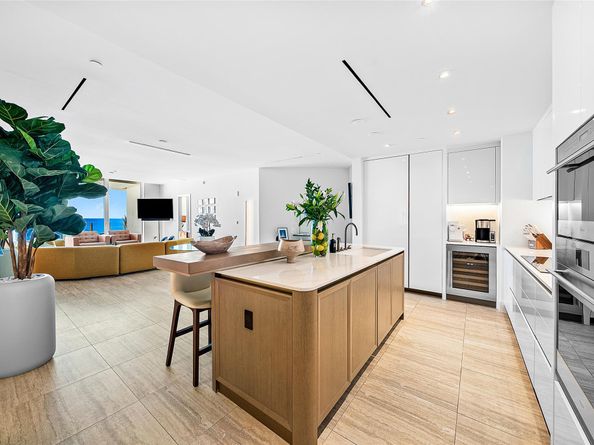 525 N Fort Lauderdale Beach Blvd 1802, Fort Lauderdale FL 33304